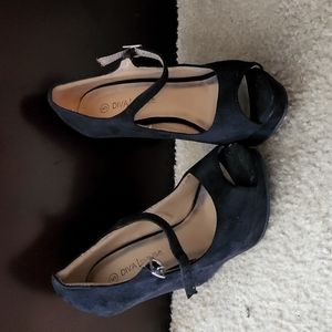 Black peep toe wedges